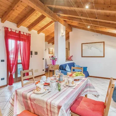 Lägenhet Two-bedroom In Romentino